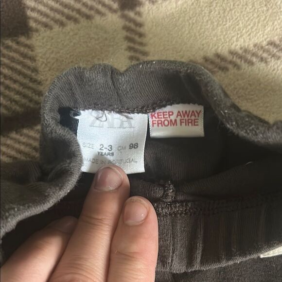 🫶🏻6/$25 Zara Gray Leggings - Picture 2 of 4